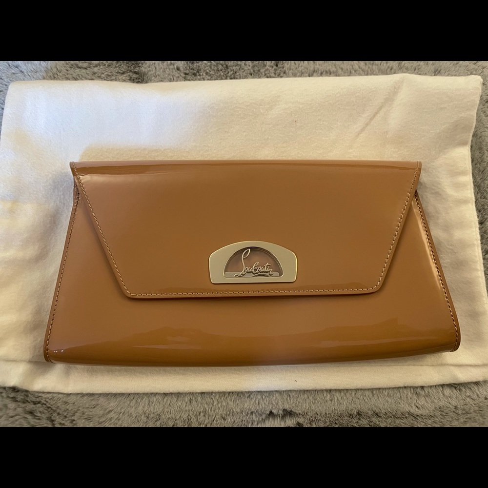 VERO DODAT CHRISTIAN LOUBOUTIN CLUTCH IN NUDE